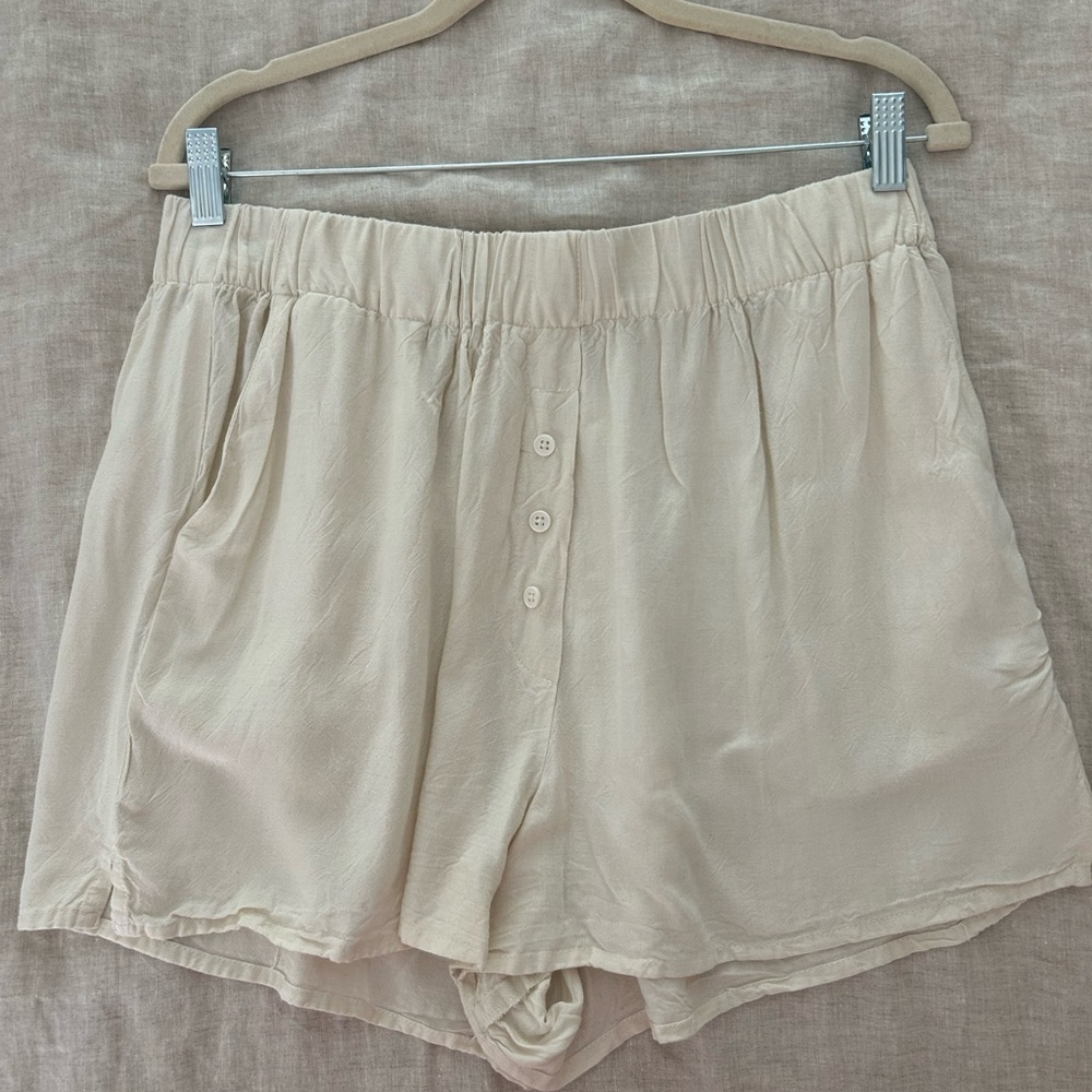 Daily Drills Linen Resort Shorts in Cream